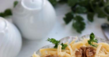 Салат «Нежность» с курицей и черносливом: пошаговые рецепты изысканной закуски Салат нежность с огурцом и черносливом